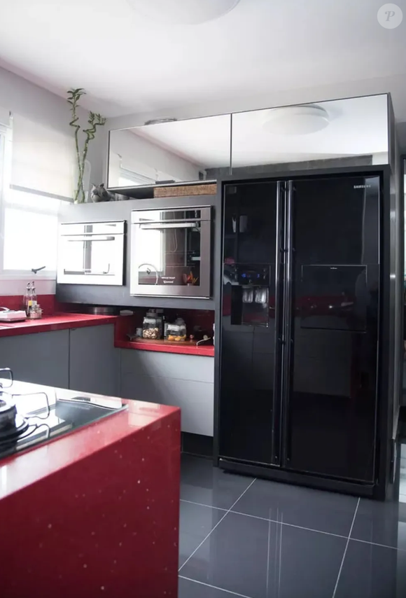 Henri Castelli tem apartamento com vista para estádio do Morumbi