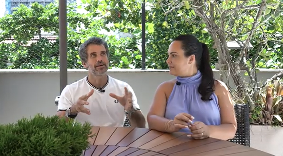 Aos 54 anos, Eriberto vive no apartamento ao lado da mulher, Andrea Leal, e dos filhos João e Gael. O ator, que recentemente esteve em novelas como 'Mania de Você' e 'Êta Mundo Melhor!', decidiu investir em melhorias na residência
