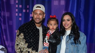 Mel chegou! Bruna Biancardi dá à luz 2ª filha com Neymar, agora pai de 4: 'Cesárea de emergência', diz colunista