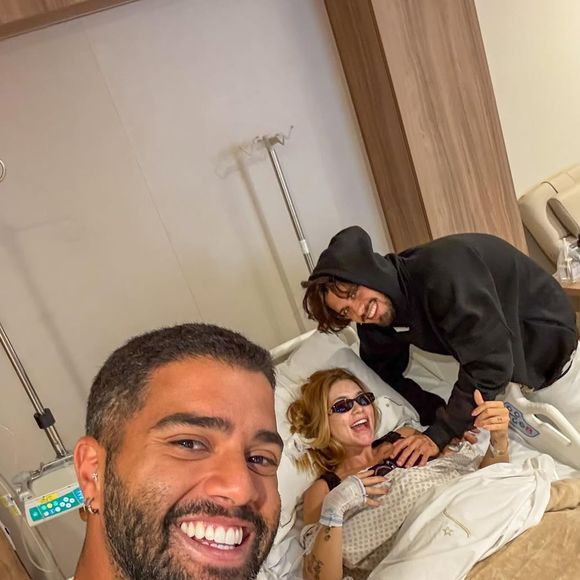 Outro procedimento feito por Virgínia foi a mastopexia, que visa levantar e remodelar os seios