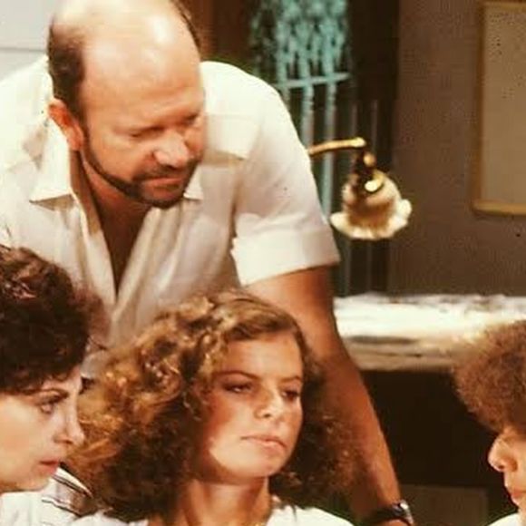 Débora Bloch reuniu fotos antigas com a atriz e entregou um passado que poucos sabiam entre as duas: que já interpretaram avó e neta