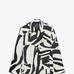 O blazer em animal print usado por Simone Mendes lembra modelo da Zara Brasil, encontrado por R$ 299,00 até o fechamento da matéria