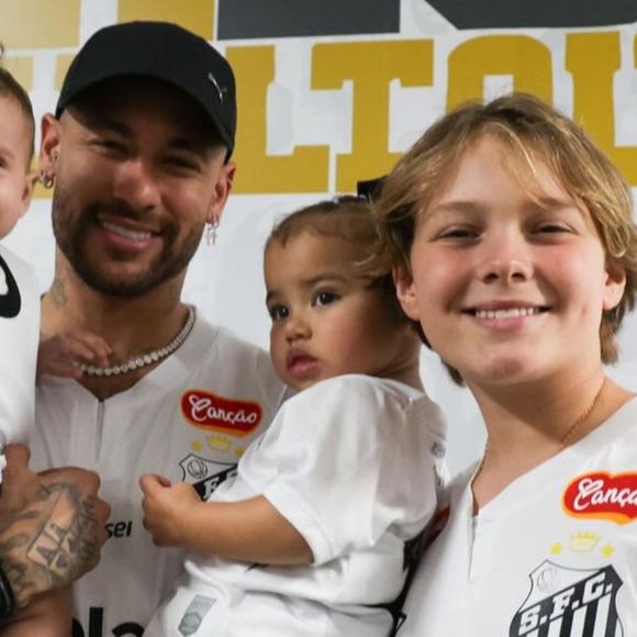 O jogador de futebol Neymar é pai de Helena, de Davi Lucca, Mavie, e da pequena Mel, ainda na barriga de Bruna Biancardi.