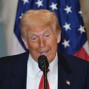 2025: eleito para seu segundo mandato, Donald Trump participa de um evento político