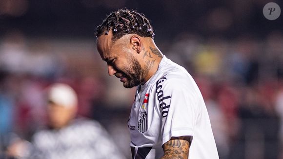 Neymar teria se irritado após drible em treino e agora é investigado pelo Santos após denúncia formalizada pelo estafe de Robinho Jr.