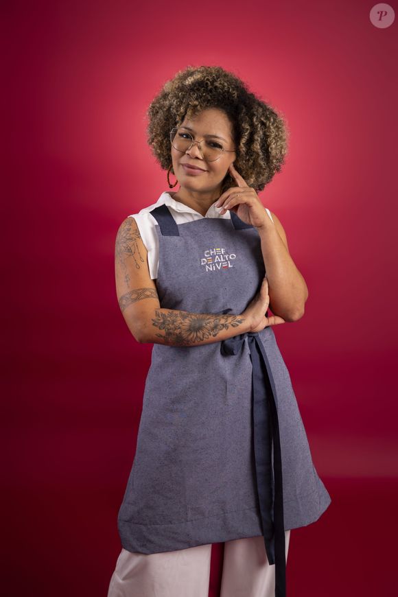 Adriana Veloso – Adriana, de 48 anos, nasceu em Turiaçu, no Maranhão, cresceu em Belém, no Pará, e hoje mora no Rio de Janeiro. Chef de cozinha, carrega no seu trabalho os sabores e tradições da gastronomia paraense, o que rendeu a seu restaurante o prêmio de melhor restaurante brasileiro do Rio de Janeiro em 2022 e 2023, dado pela imprensa especializada