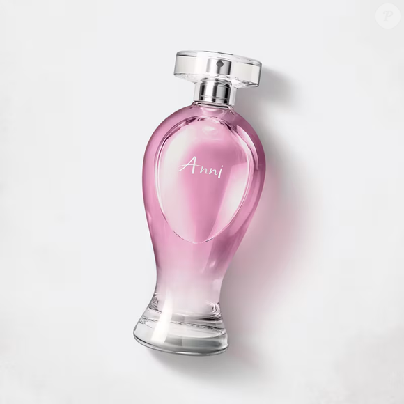 Quem sentia saudade do perfume que marcou os anos 80 encontrou no Anni uma releitura delicada, romântica e perfeita para o dia a dia
