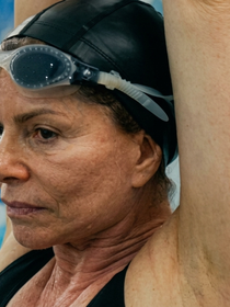 Inés Jiménez, fisioterapeuta: 'A partir dos 50 anos, sempre recomendo exercícios de força. É isso que o músculo gera, e é ele que protege o osso'
