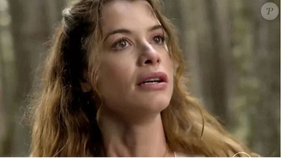 Alinne Moraes viveu a mocinha Líviana novela espírita 'Além do Tempo', em 2015