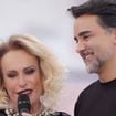 Ana Maria Braga e marido, Fábio Arruda, trocam beijo em rara aparição na TV e Eliana lembra pedido ao diretor: 'Ela merece ser amada e cuidada'