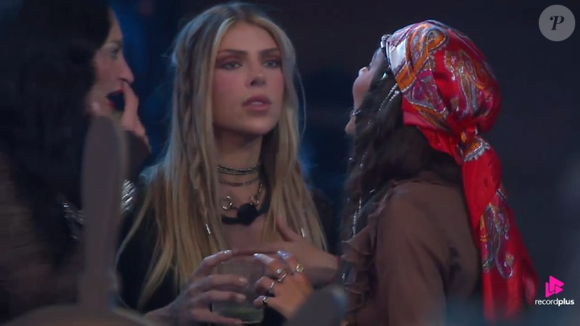 Catherine Bascoy conversou com Ana Bruna e Ariela Carasso sobre os flertes na primeira festa de ‘A Fazenda 18’