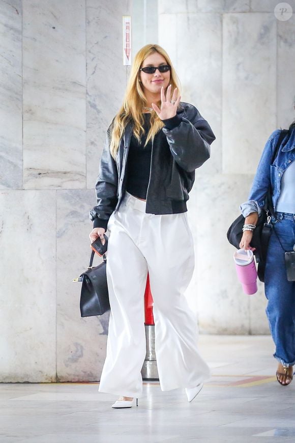 Esse aerolook elegante e minimalista é a aposta de Virgínia Fonseca em dia de compromissos