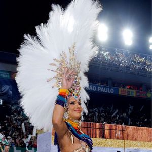 Corpo torneado de Viviane Araujo chamou atenção dos espectadores