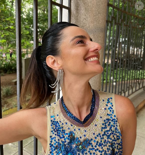 Julia Stockler nunca teve vontade de fazer rinoplastia e, por isso, a sugestão da produtora se tornou um dilema