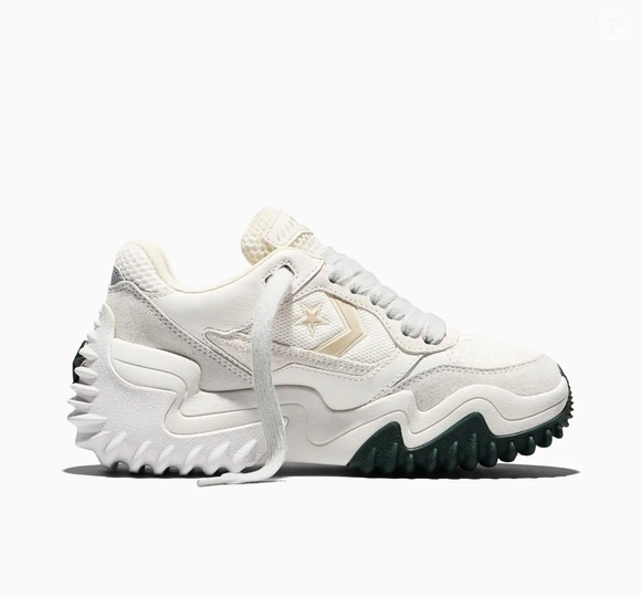 Nem Gazelle, nem Samba: Converse aposta no novo Wave Motion Trainer na cor 'marshmallow', com plataforma robusta, conforto e visual que foge completamente do tradicional All Star