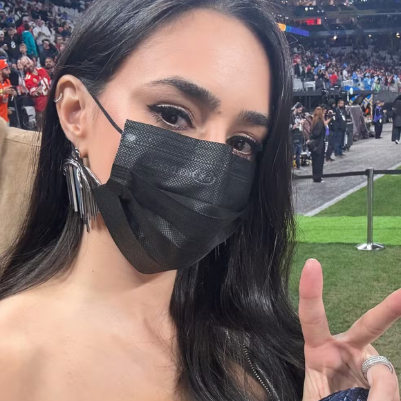 Bruna Biancardi apareceu em um evento esportivo com máscara por conta do inchaço nos lábios