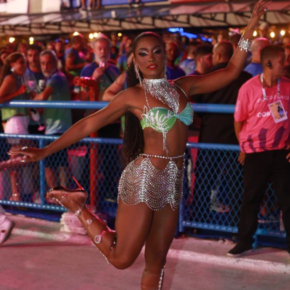 Erika Januza ficou durante 04 anos no posto de Rainha de Bateria da Viradouro.