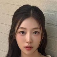 Com quantos anos você descobriu que essa estrela dos doramas 'A Lição' e 'Médicos em Colapso' é a primeira a morrer em 'Round 6'?