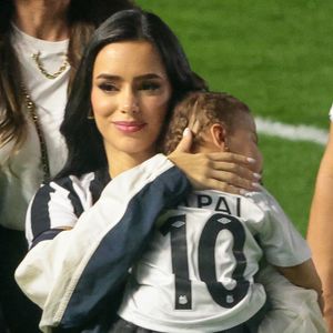 Filha de Neymar e Bruna Biancardi, Mavie já havia usado camisa personalizada na reapresentação do pai famoso no Santos