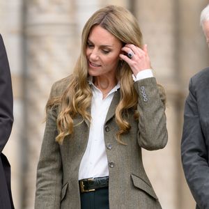 Google Trends aponta um aumento repentino pelos termos 'Kate Middleton peruca', 'Kate Middleton lace', enquanto as maiores buscas relacionadas a William estão no âmbito familiar