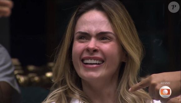 Ana Paula Renault foi avisada sobre a morte do seu pai enquanto estava confinada no 'BBB 26'