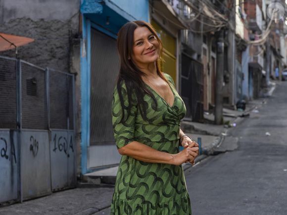 Lígia (Dira Paes) desmaia e deixa a filha, Gerluce (Sophie Charlotte), desesperada no capítulo da novela 'Três Graças' de 24 de outubro de 2025, sexta-feira