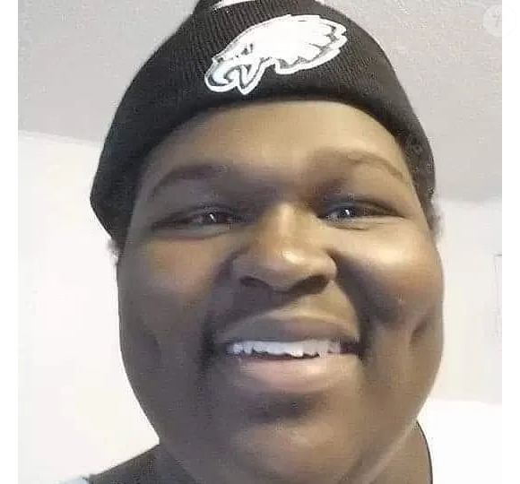 Discreto das redes sociais, Carlton perdeu 119 quilos, chegando a 237 kg após o reality show. Não se sabe se ele emagreceu mais, apenas que está noivo de Monica desde 2022