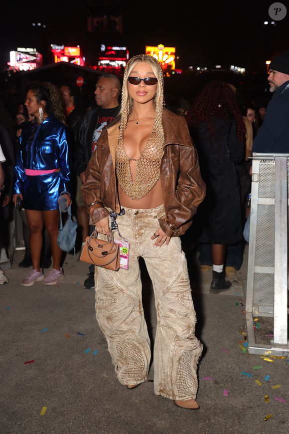 Brunna Gonçalves foi ao The Town acompanhar o show da mulher, Ludmilla