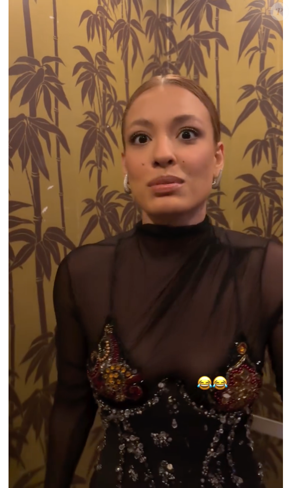 Look de Beatriz Reis tinha partes transparentes que deixaram seu corpo à mostra
