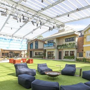 Cenografia do Casa do Patrão aposta em estética de novela e ambientes imersivos