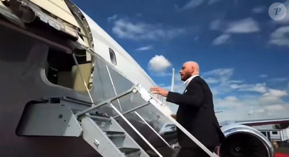 Astro de Hollywood reúne licenças raras entre celebridades e já operou diferentes modelos executivos e comerciais ao longo da vida