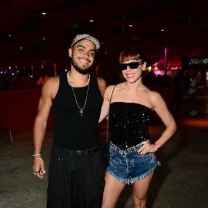 Francisco Gil e Alice Wegmann nos Ensaios da Anitta