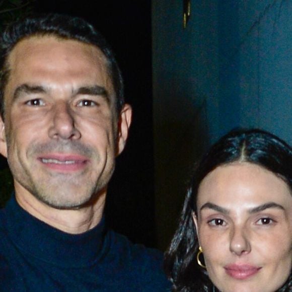 A 2 meses do casamento com Marcus Buaiz, Isis Valverde elege vestido grifado e com cristais de R$ 13 mil para show. Detalhes!