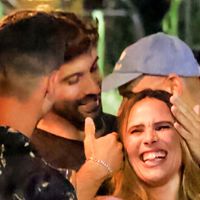 Em affair, Wanessa Camargo e Bruno Bevan, ator de novelas da Globo, se divertem com amigos no RJ. Fotos!