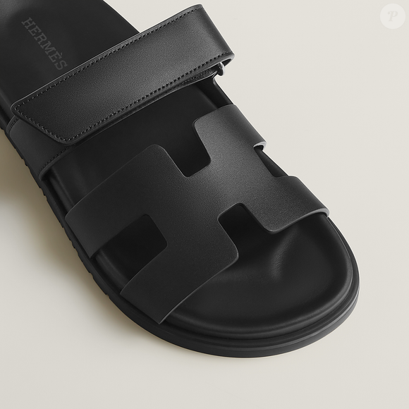 O design em "H", marca registrada da Hermès, voltou aos holofotes após aparecer nos pés de Erling Haaland durante suas férias na Europa