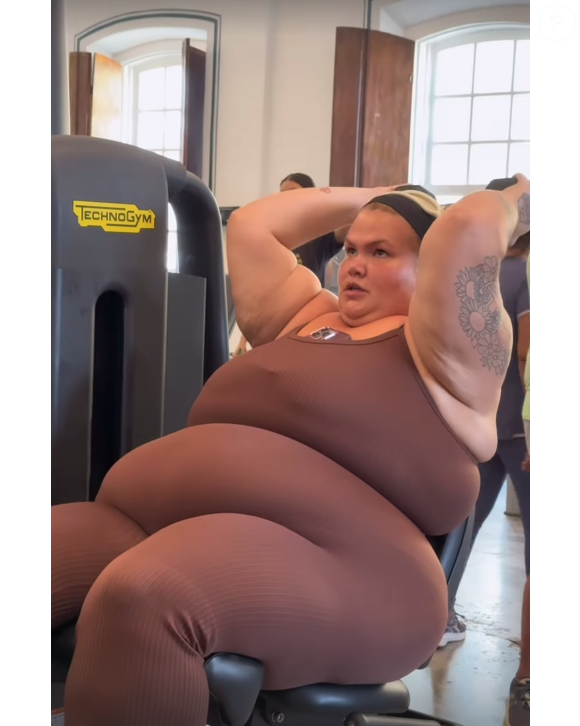 Thais Carla já voltou aos treinos após 50 dias do procedimento e compartilhou os detalhes na web