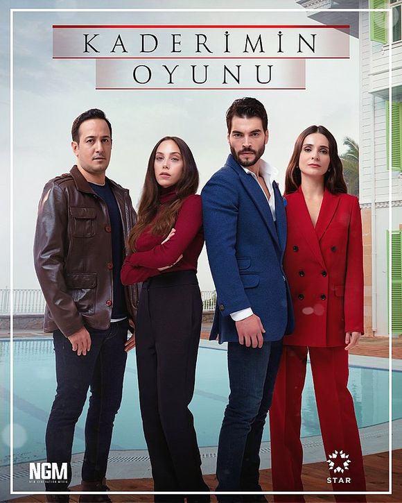 Protagonistas de um drama marcado por segredos, abandono e reencontros intensos, os atores Öykü Karayel, Akin Akınözü, Sarp Apak e Meriç Aral dão vida a personagens complexos em "Vidas Ocultas", sucesso turco que retrata os impactos do destino nas relações familiares e afetivas