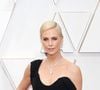 Charlize Theron também evita o álcool. Segundo a atriz, quando não bebe e está feliz é onde fica mais bela