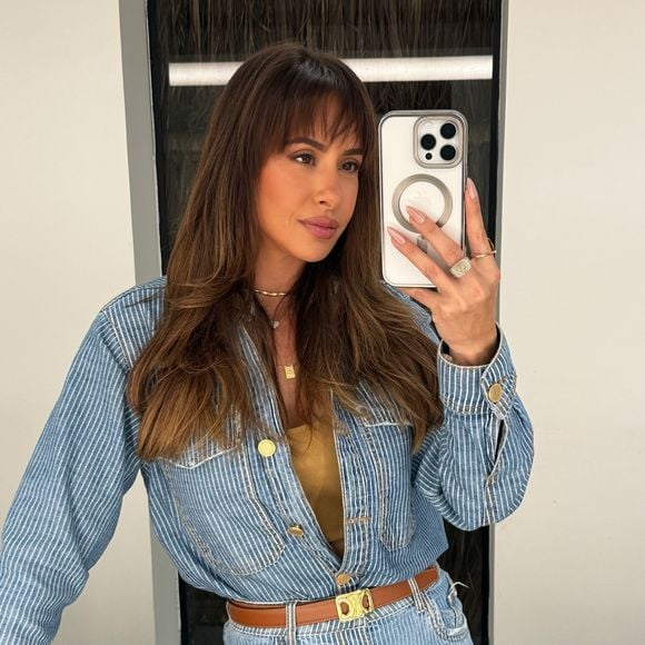 Olha que diferente Lica Lopes fica de franja!