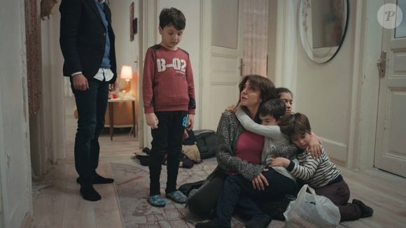 Doruk diz que irá dar presente para Raif no Natal pega o rapaz de surpresa na novela 'Força de Mulher' no capítulo de 12 de junho de 2025, quinta-feira