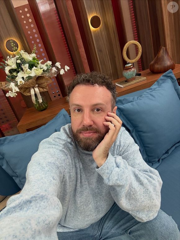 O apresentador Thiago Pasqualotto não poupou o ex-futebolista após o uso da expressão ‘time de viado’ de maneira pejorativa