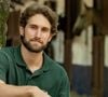 Felipe Ricca é Carlos, veterinário da Hípica do Rio que tem amizade com Tiago (Pedro Waddington) e André (Breno Ferreira).