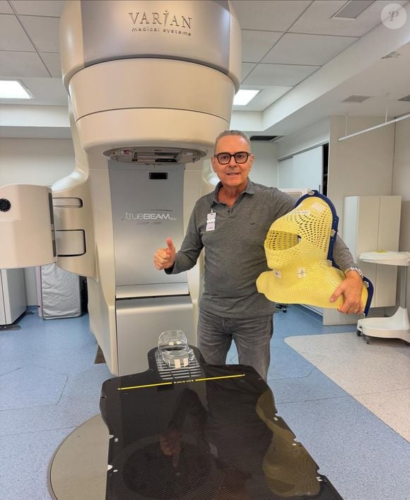 "Foram 33 sessões de radioterapia e sete de quimioterapia. Você sabia que julho é um mês de conscientização sobre o câncer de cabeça e pescoço?", disse Luis Roberto