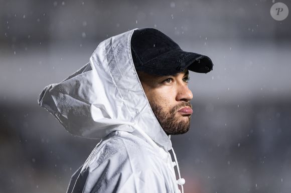 Atualmente, Neymar está no Santos.