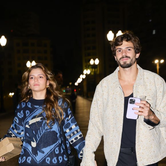 Assumidos! De mãos dadas, Irmã de Bruna Marquezine, Luana Maia, deixa after do The Town com Lucca Picon