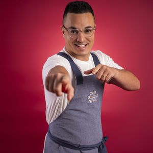 Luiz Lira – Lira, de 35 anos, nasceu na cidade de São Paulo e mora em Brasília, no Distrito Federal. Consultor técnico de gastronomia, já atuou em cozinhas do Brasil, França e Espanha, trabalhando ao lado de chefs renomados e em restaurantes estrelados