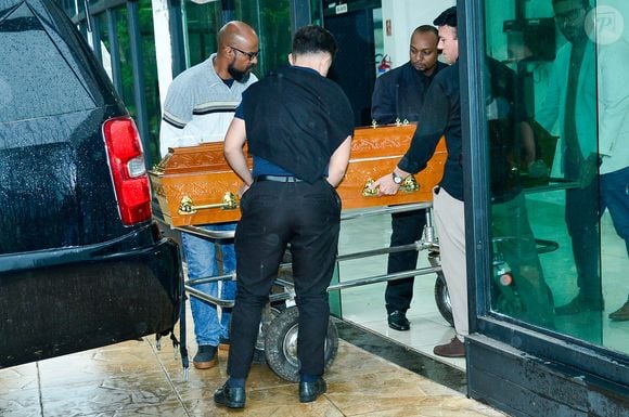 O corpo de JP Mantovani foi velado e sepultado na manhã desta segunda-feira (22), em um cemitério de São Paulo