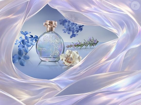 Na saída do Floratta Blue Crystal, a pirâmide olfativa combina artemísia, pimenta preta, alecrim e bergamota, criando um início aromático e vibrante para a fragrância