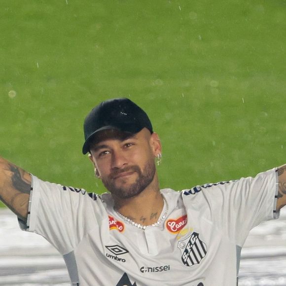 Neymar entrou no segundo tempo de Santos x Botafogo-SP pelo Campeonato Paulista em 5 de fevereiro de 2025