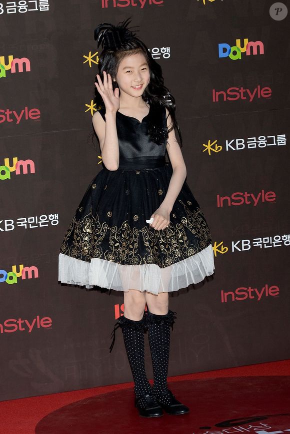 2011: dois anos depois, Kim Sae-ron, com 11 anos, encantava todo mundo em uma premiação na Coreia do Sul